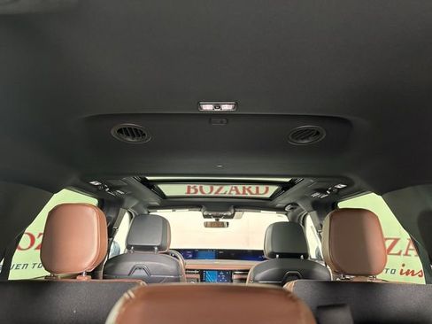 New 2025 Lincoln Navigator L Reserve image 32