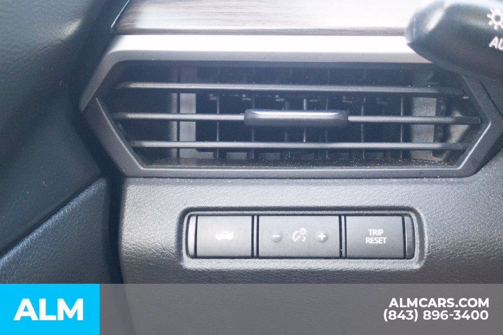 Used 2024 Nissan Altima 2.5 SV FWD image 34
