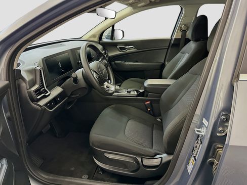 Used 2025 Kia Sportage LX image 13