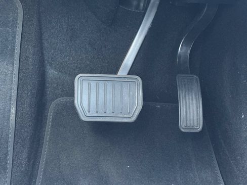 Used 2026 Tesla Model Y Long Range AWD/4WD image 40