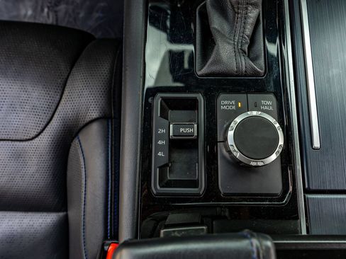 Used 2022 Toyota Tundra Platinum AWD/4WD image 28