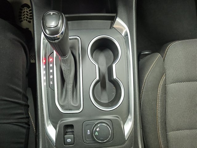 Used 2019 Chevrolet Traverse LT FWD image 25
