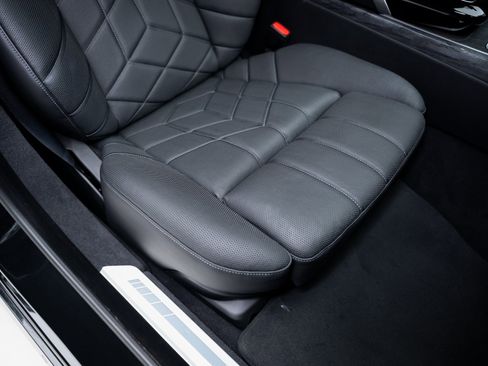 Used 2023 BMW i7 xDrive60 w/ Executive Package 2 image 62