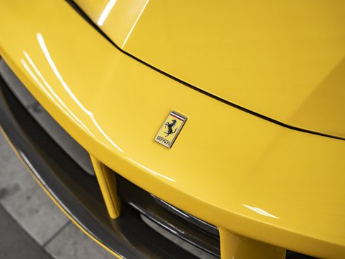 Used 2018 Ferrari 488 Spider RWD image 13