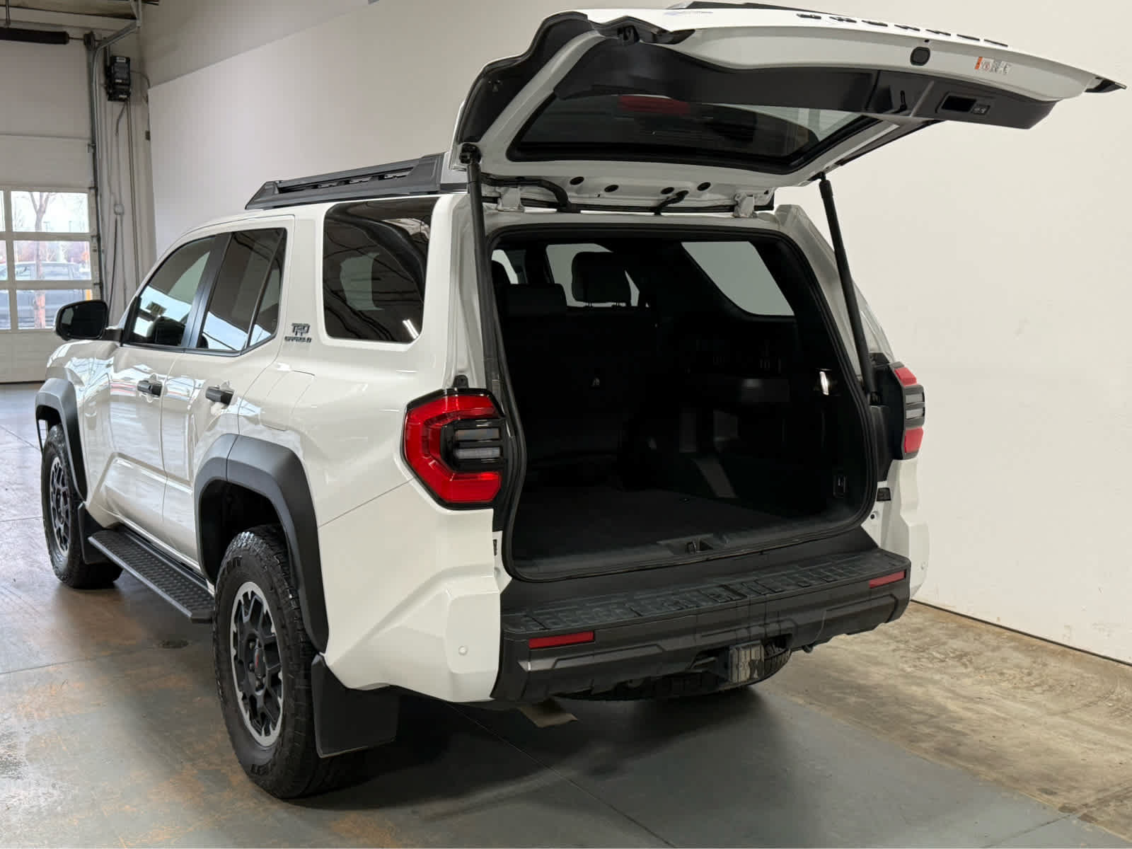 Used 2025 Toyota 4Runner TRD Off-Road Premium AWD/4WD image 4