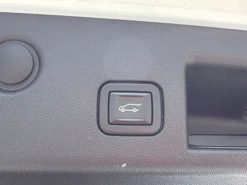 Used 2023 Chevrolet Equinox LT w/ Driver Convenience Package AWD/4WD image 7