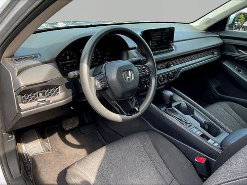 Used 2023 Honda Accord EX image 16