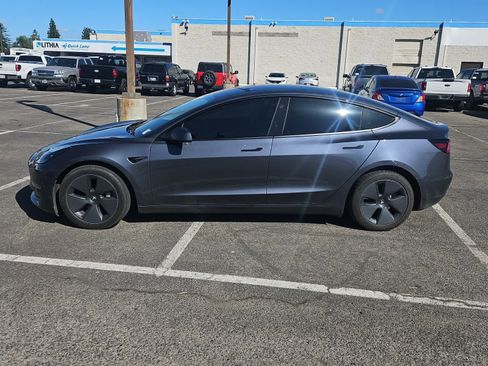 Used 2023 Tesla Model 3 Standard Range image 5