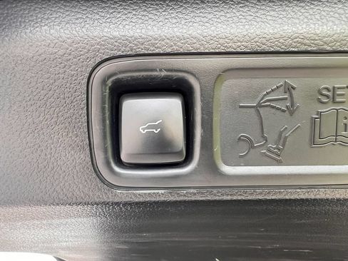 Used 2021 Ford Expedition Max Limited AWD/4WD image 17