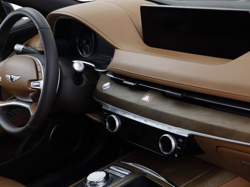 Used 2024 Genesis G80 image 22