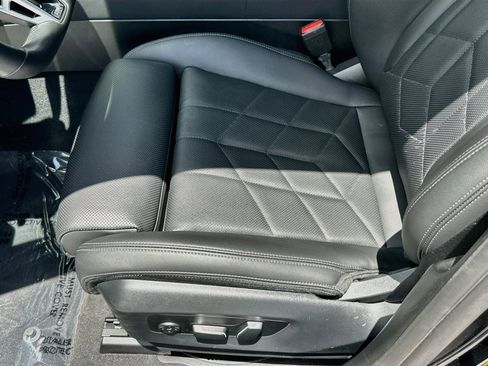 Used 2024 BMW 530i w/ M Sport Package RWD image 20