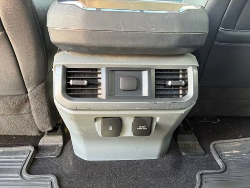 Used 2022 Ford F150 Lariat w/ FX4 Off-Road Package AWD/4WD image 32