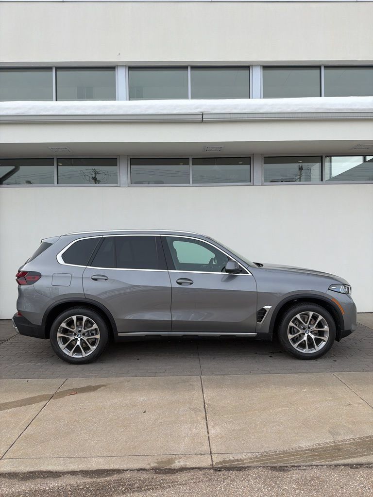 New 2026 BMW X5 xDrive40i AWD/4WD image 4