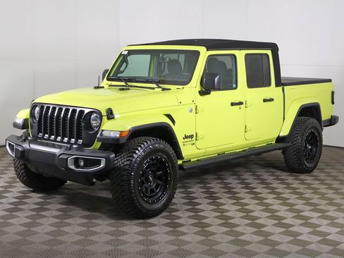 Used 2023 Jeep Gladiator Overland w/ Cold Weather Group AWD/4WD image 6