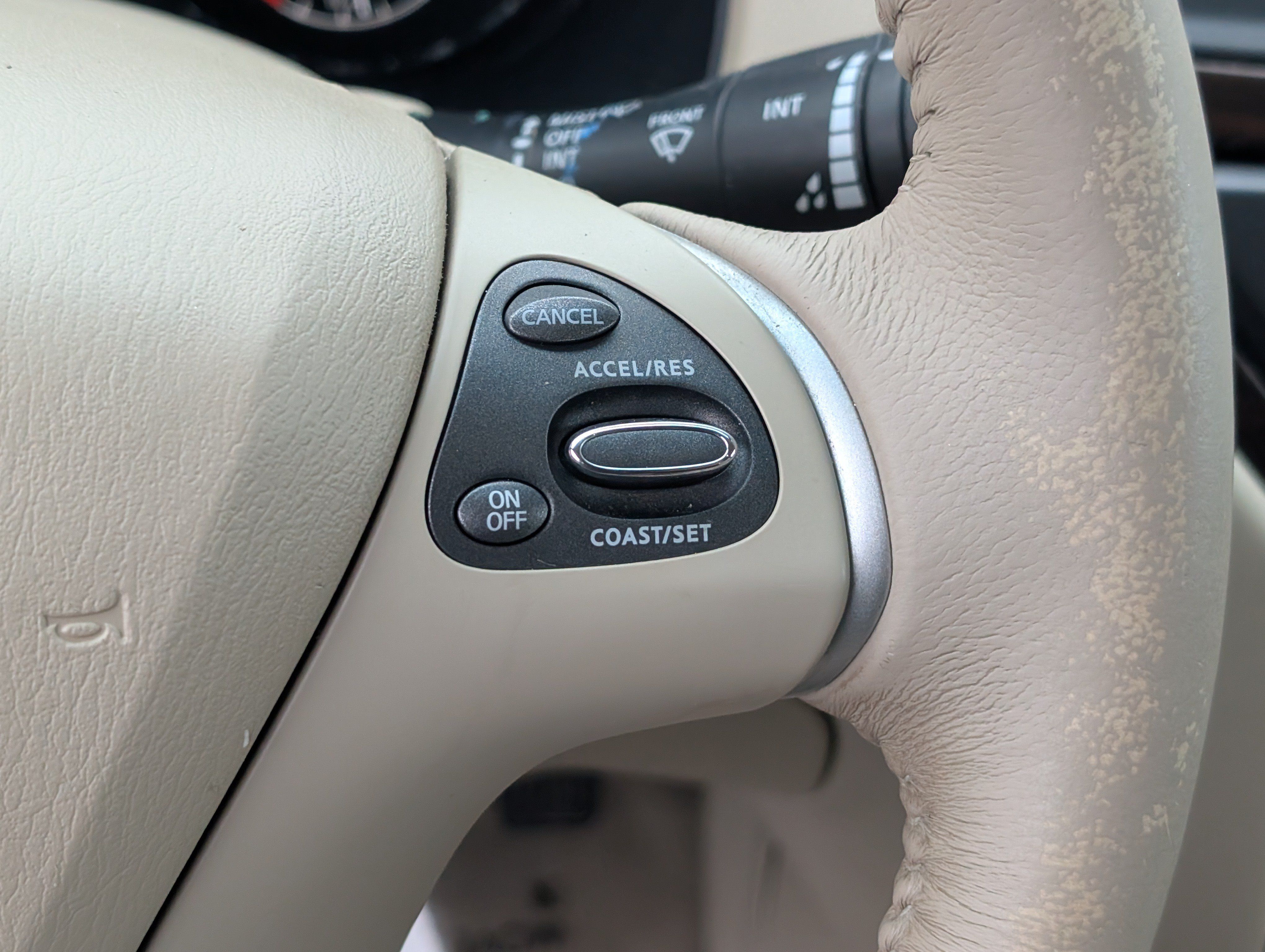 Used 2015 Nissan Pathfinder SL w/ SL Tech Package FWD image 26