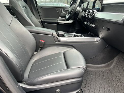Used 2023 Mercedes-Benz GLB 250 4MATIC image 38