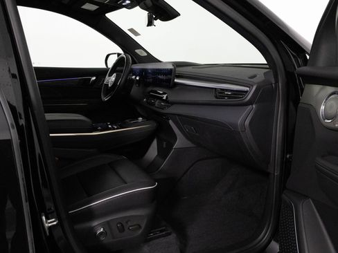 Certified 2025 Buick Enclave Avenir w/ Super Cruise Package image 41