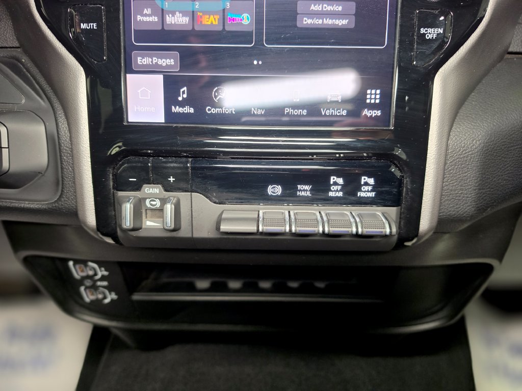 Used 2026 RAM 3500 Big Horn AWD/4WD image 13