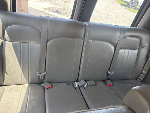 Used 2024 Chevrolet Express 3500 LS RWD image 17