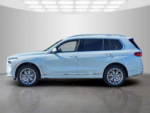 New 2026 BMW X7 xDrive40i w/ Climate Comfort Package image 3