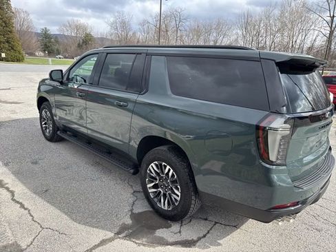 New 2026 Chevrolet Suburban Z71 w/ Z71 Off-Road Package AWD/4WD image 24