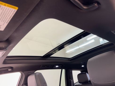 Certified 2025 Cadillac XT6 Premium Luxury image 14