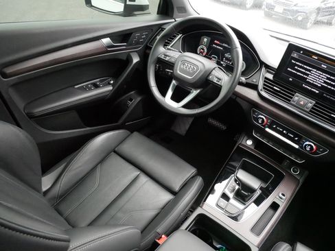 Used 2021 Audi Q5 2.0T Premium Plus w/ Premium Plus Package AWD/4WD image 9