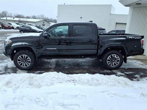 Used 2023 Toyota Tacoma TRD Sport image 19