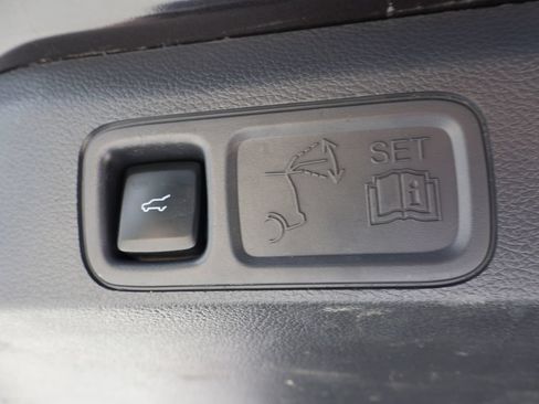 Used 2024 Ford Expedition Limited AWD/4WD image 17