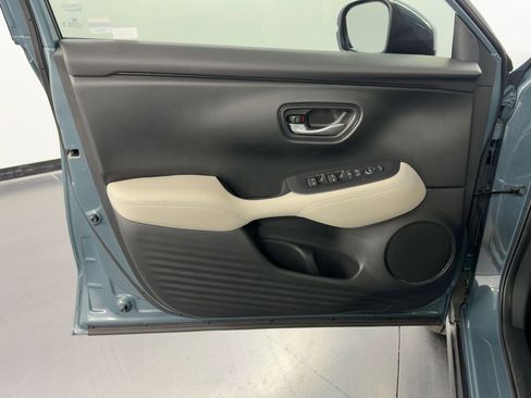 Certified 2025 Honda HR-V LX image 21