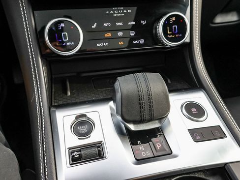 Used 2025 Jaguar F-PACE R-Dynamic S image 38