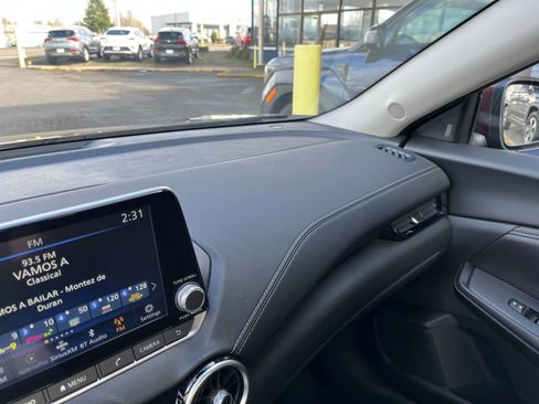 Used 2025 Nissan Sentra SV image 33