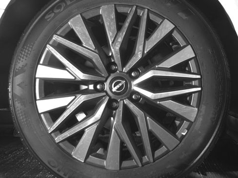 Used 2025 Nissan Altima 2.5 SV image 15