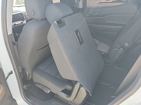 Used 2023 GMC Acadia SLE w/ Driver Convenience Package FWD image 37