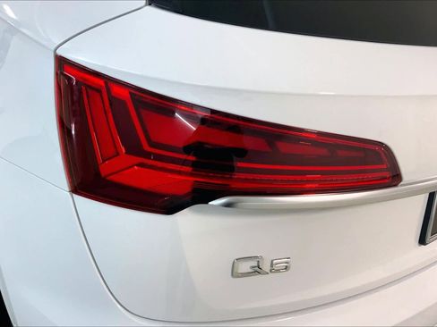 Used 2022 Audi Q5 e Premium Plus image 28
