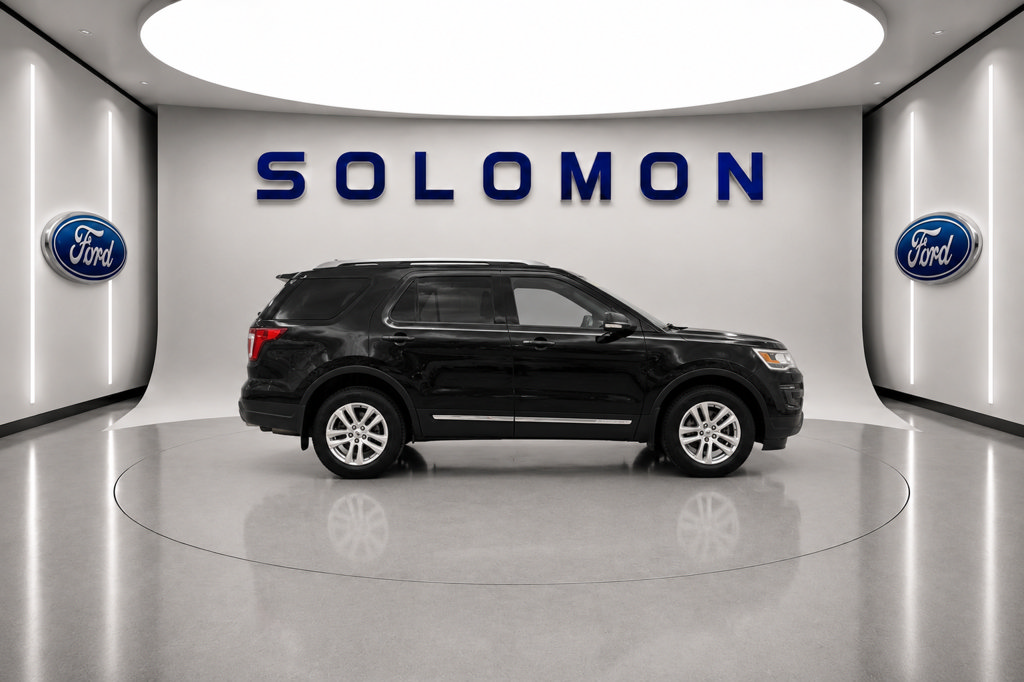 Used 2018 Ford Explorer XLT AWD/4WD image 7