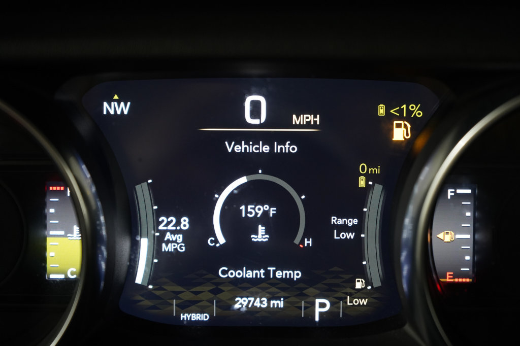 Used 2023 Jeep Wrangler Unlimited Sahara AWD/4WD image 25