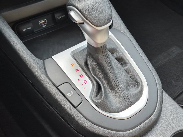 Used 2022 Kia Forte LXS w/ LXS Technology Package FWD image 19