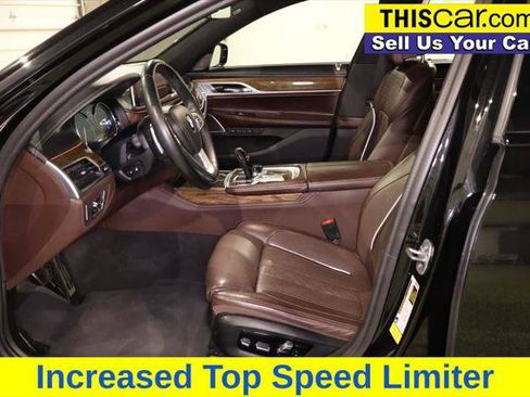 Used 2019 BMW 750i w/ Executive Package RWD image 26