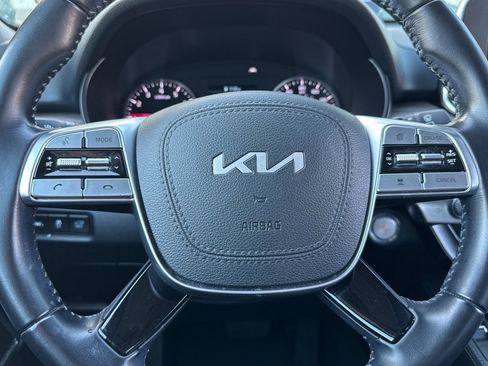 Used 2022 Kia Telluride EX image 16