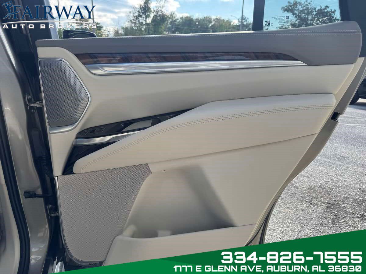 Used 2025 Cadillac Escalade Sport Platinum AWD/4WD image 35