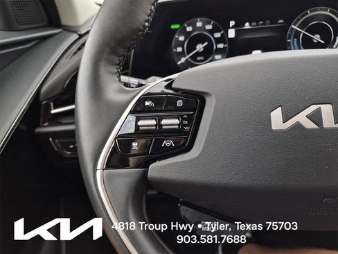 Used 2023 Kia Niro Wave FWD image 29