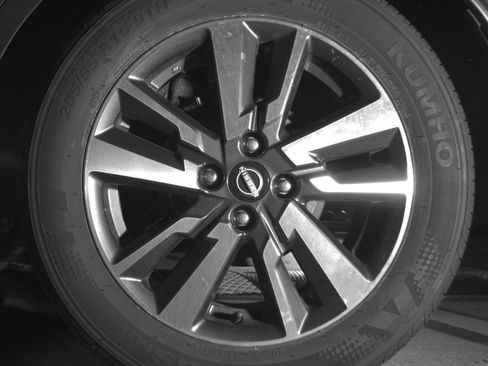Used 2025 Nissan Versa SV FWD image 25