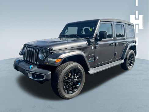 Used 2023 Jeep Wrangler Unlimited Sahara AWD/4WD image 3