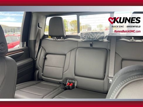 New 2026 GMC Sierra 2500 Denali w/ Denali Reserve Package AWD/4WD image 35