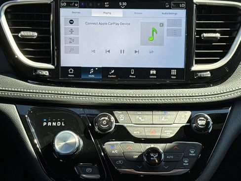New 2026 Chrysler Pacifica Select FWD image 11