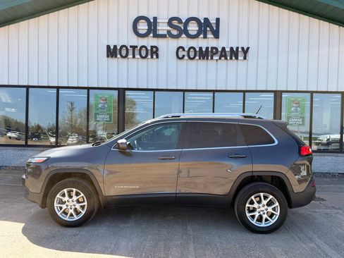 Used 2015 Jeep Cherokee Latitude w/ Comfort/Convenience Group AWD/4WD image 1