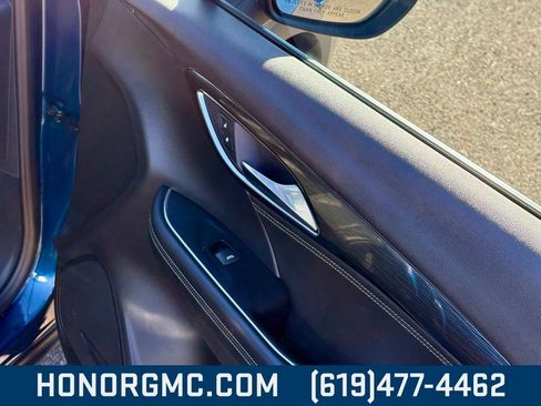 Used 2023 Buick Envision Essence image 25