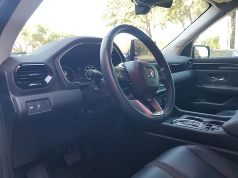 Used 2023 Honda Pilot Touring image 2