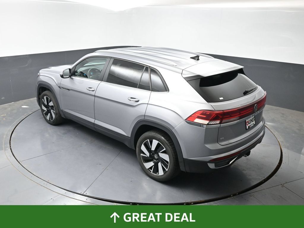 Used 2025 Volkswagen Atlas Cross Sport SE FWD image 50